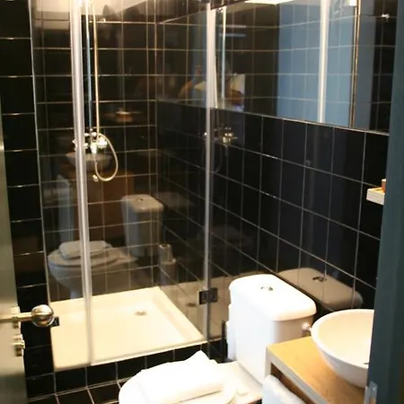 2u Urban Guest house 3*